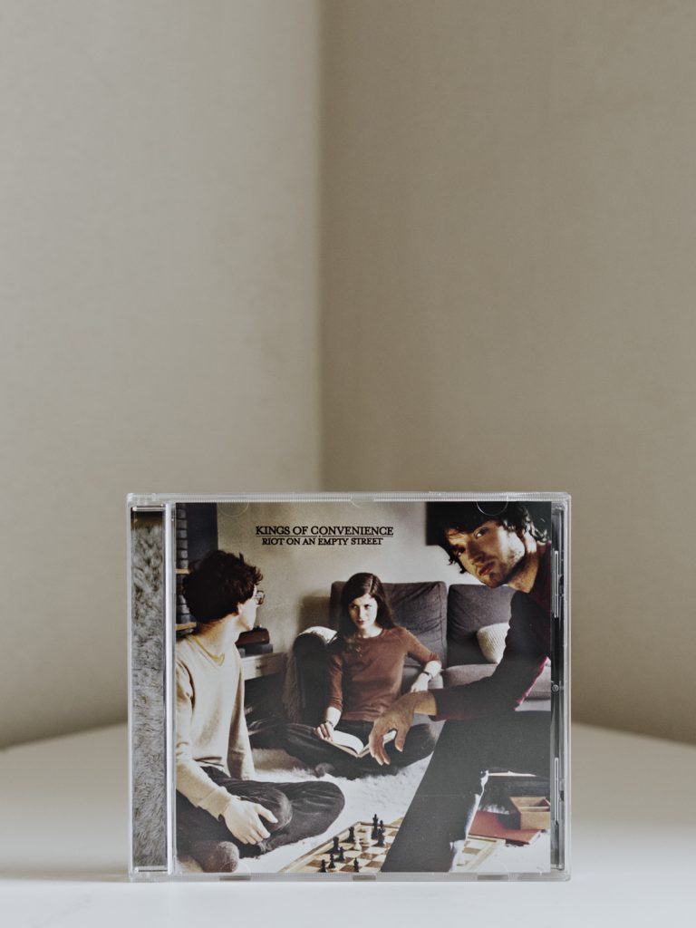 KINGS OF CONVENIENCE Official Shop Say Yes